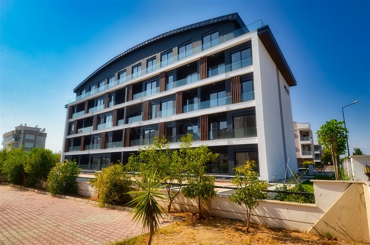 شقق جديدة 1 + 1 و 2 + 1 من المطور في منطقة لارا