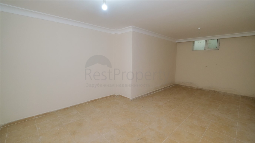 فيلا فاخرة 5 + 1 في كونيالتي