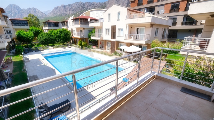 فيلا فاخرة 5 + 1 في كونيالتي