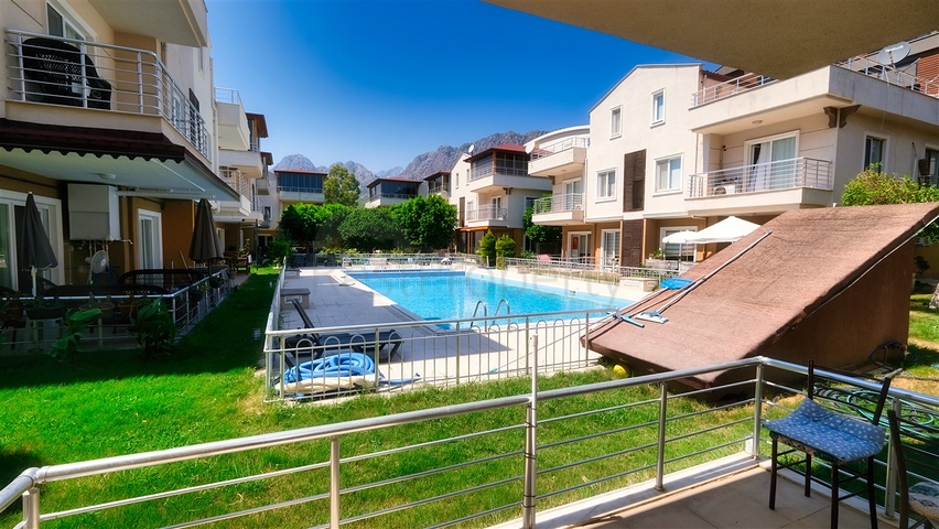 فيلا فاخرة 5 + 1 في كونيالتي