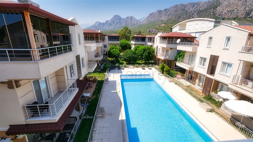 فيلا فاخرة 5 + 1 في كونيالتي