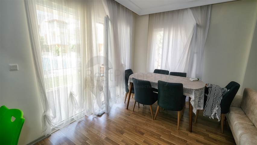 فيلا فاخرة 5 + 1 في كونيالتي