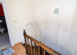 فيلا فاخرة 5 + 1 في كونيالتي