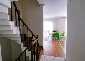 فيلا فاخرة 5 + 1 في كونيالتي