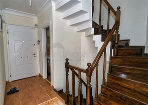 فيلا فاخرة 5 + 1 في كونيالتي