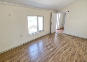 فيلا فاخرة 5 + 1 في كونيالتي