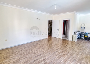 فيلا فاخرة 5 + 1 في كونيالتي