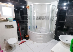 فيلا فاخرة 5 + 1 في كونيالتي