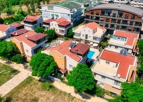 فيلا فاخرة 5 + 1 في كونيالتي