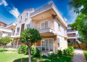 فيلا فاخرة 5 + 1 في كونيالتي