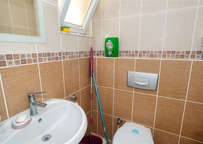 فيلا فاخرة 5 + 1 في كونيالتي