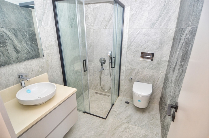 فيلا راقية 4 + 2 في منطقة الملا يوسف كونيالتي المرموقة