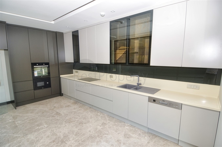 فيلا راقية 4 + 2 في منطقة الملا يوسف كونيالتي المرموقة