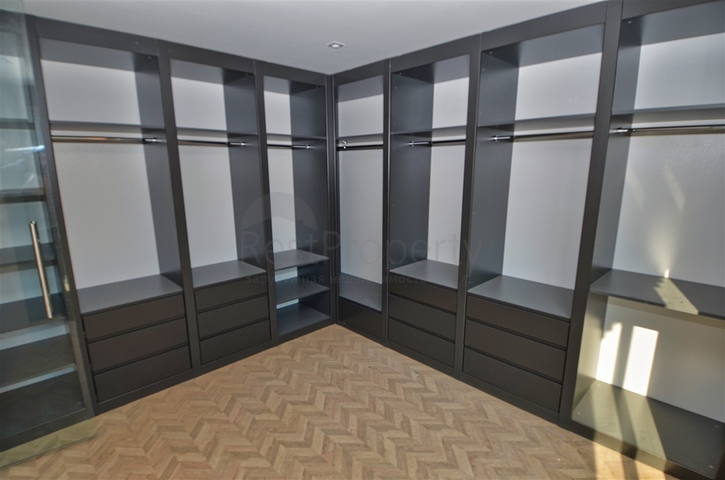 فيلا راقية 4 + 2 في منطقة الملا يوسف كونيالتي المرموقة