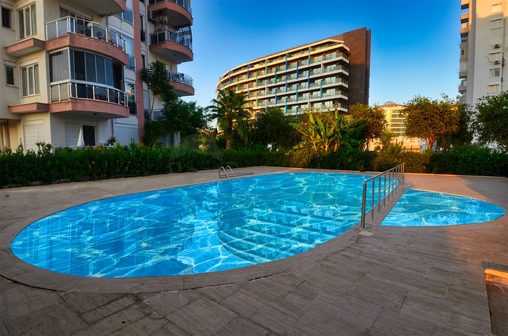 شقة فسيحة 3 + 1 في لارا ، كوندو