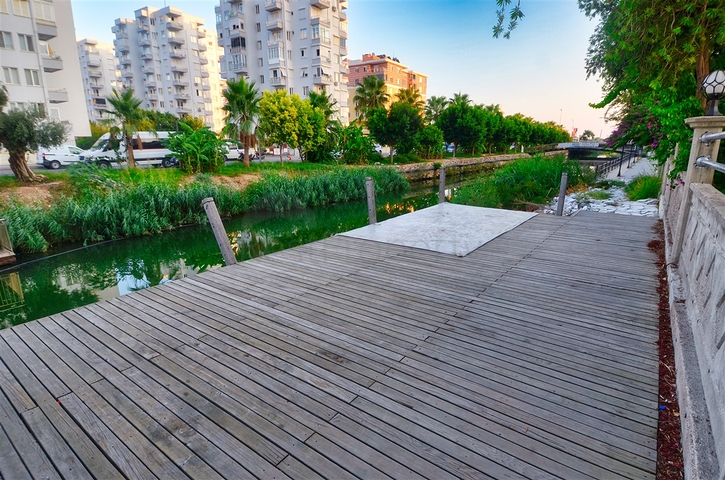 شقة فسيحة 3 + 1 في لارا ، كوندو