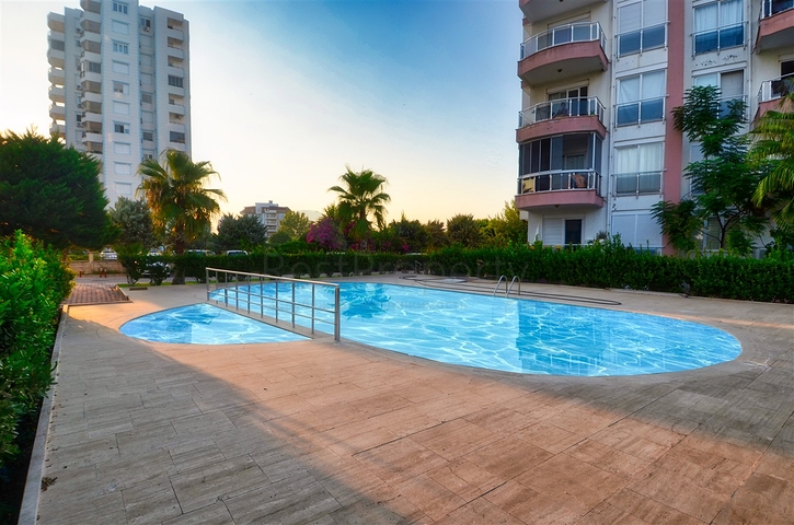 شقة فسيحة 3 + 1 في لارا ، كوندو