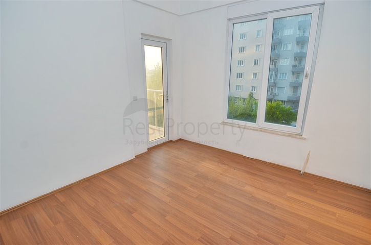 شقة فسيحة 3 + 1 في لارا ، كوندو