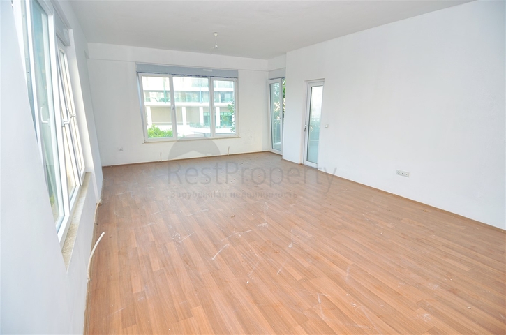 شقة فسيحة 3 + 1 في لارا ، كوندو