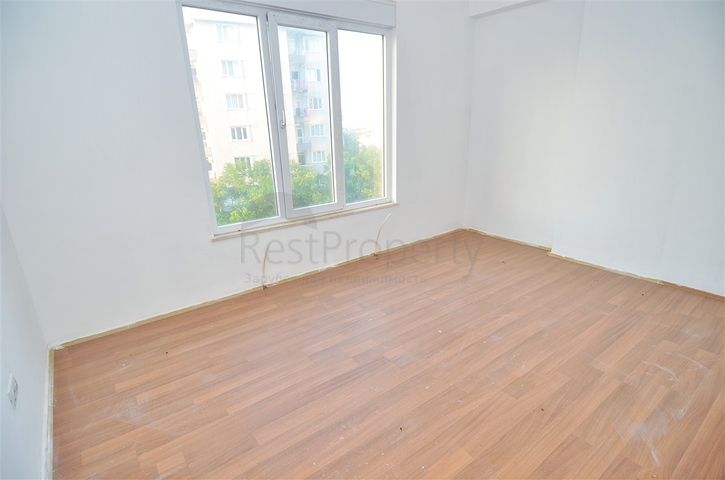 شقة فسيحة 3 + 1 في لارا ، كوندو