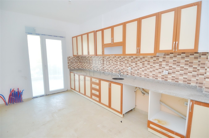 شقة فسيحة 3 + 1 في لارا ، كوندو