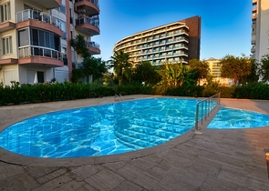 شقة فسيحة 3 + 1 في لارا ، كوندو