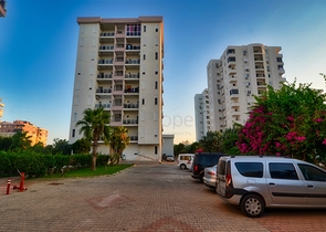 شقة فسيحة 3 + 1 في لارا ، كوندو