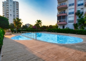 شقة فسيحة 3 + 1 في لارا ، كوندو