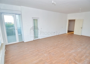 شقة فسيحة 3 + 1 في لارا ، كوندو