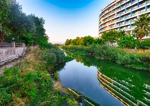 شقة فسيحة 3 + 1 في لارا ، كوندو