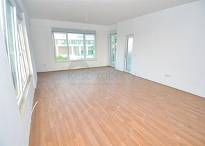 شقة فسيحة 3 + 1 في لارا ، كوندو