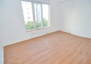 شقة فسيحة 3 + 1 في لارا ، كوندو