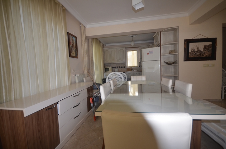 عقارات في فتحية - فيلا اطلالة بحر - 4 غرف وصالة . 