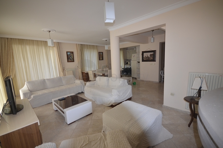 عقارات في فتحية - فيلا اطلالة بحر - 4 غرف وصالة . 