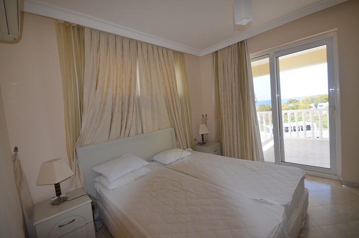 عقارات في فتحية - فيلا اطلالة بحر - 4 غرف وصالة . 