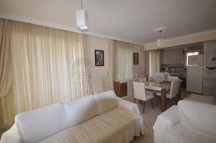 عقارات في فتحية - فيلا اطلالة بحر - 4 غرف وصالة . 