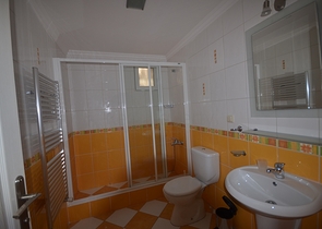 عقارات في فتحية - فيلا اطلالة بحر - 4 غرف وصالة . 