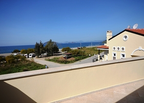 عقارات في فتحية - فيلا اطلالة بحر - 4 غرف وصالة . 