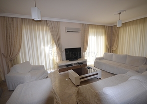 عقارات في فتحية - فيلا اطلالة بحر - 4 غرف وصالة . 