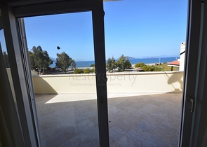 عقارات في فتحية - فيلا اطلالة بحر - 4 غرف وصالة . 