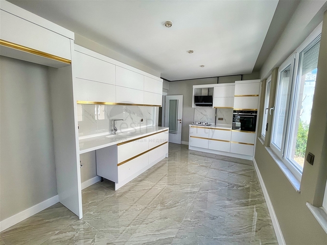 شقة واسعة 3 + 1 على مسافة قريبة من البحر في ليمان أنطاليا