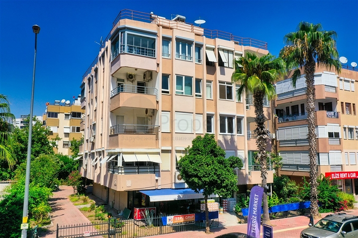 شقة واسعة 3 + 1 على مسافة قريبة من البحر في ليمان أنطاليا