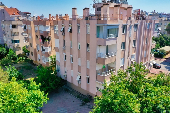 شقة واسعة 3 + 1 على مسافة قريبة من البحر في ليمان أنطاليا