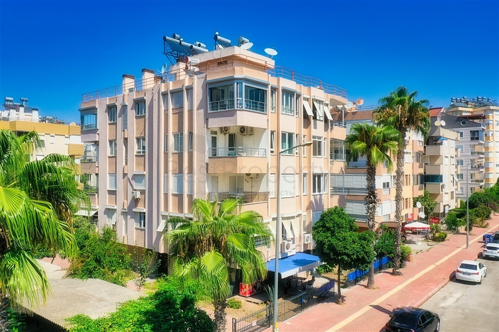 شقة واسعة 3 + 1 على مسافة قريبة من البحر في ليمان أنطاليا