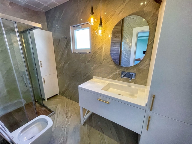 شقة واسعة 3 + 1 على مسافة قريبة من البحر في ليمان أنطاليا