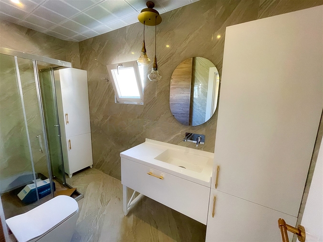 شقة واسعة 3 + 1 على مسافة قريبة من البحر في ليمان أنطاليا