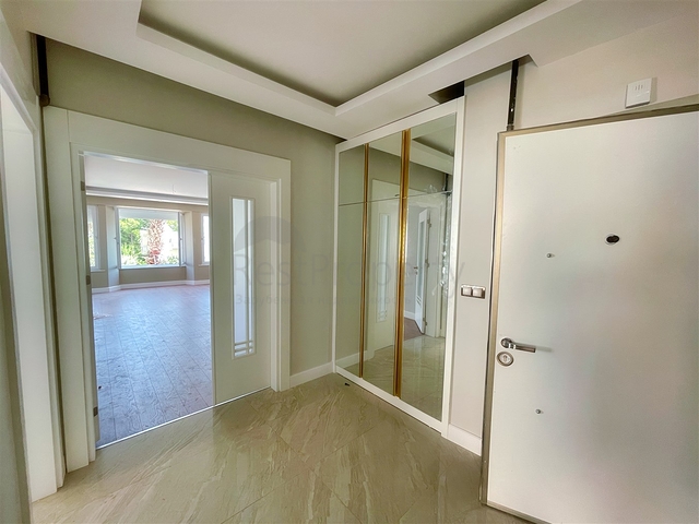 شقة واسعة 3 + 1 على مسافة قريبة من البحر في ليمان أنطاليا