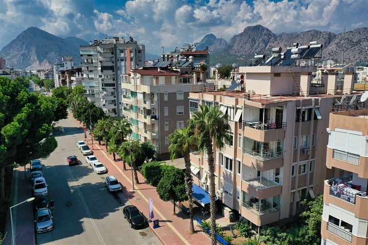 شقة واسعة 3 + 1 على مسافة قريبة من البحر في ليمان أنطاليا