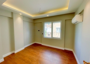 شقة واسعة 3 + 1 على مسافة قريبة من البحر في ليمان أنطاليا