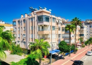 شقة واسعة 3 + 1 على مسافة قريبة من البحر في ليمان أنطاليا